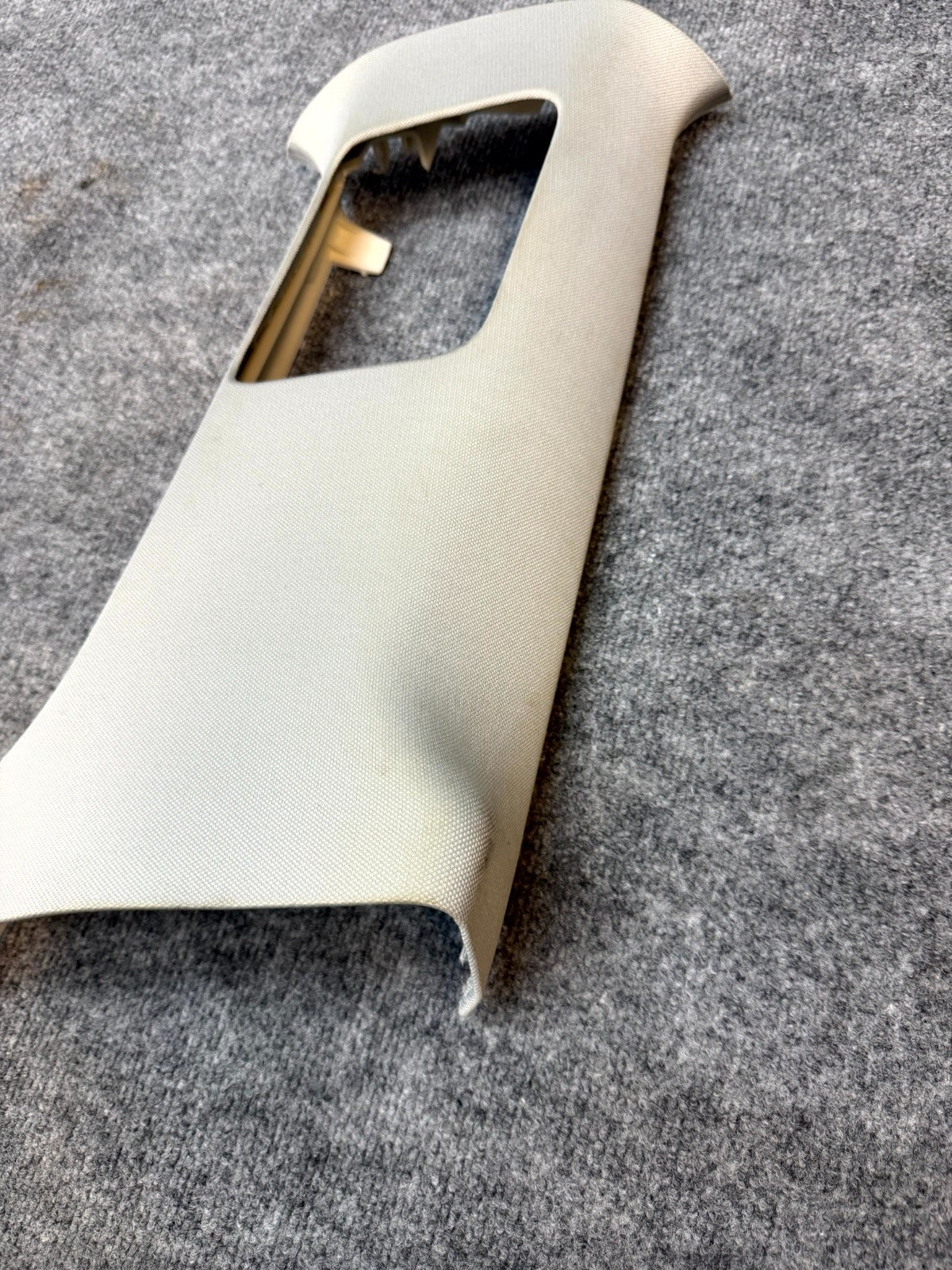 2020 - 2024 TESLA MODEL Y RIGHT SIDE B PILLAR UPPER TRIM COVER OEM, 1494607-00-C
