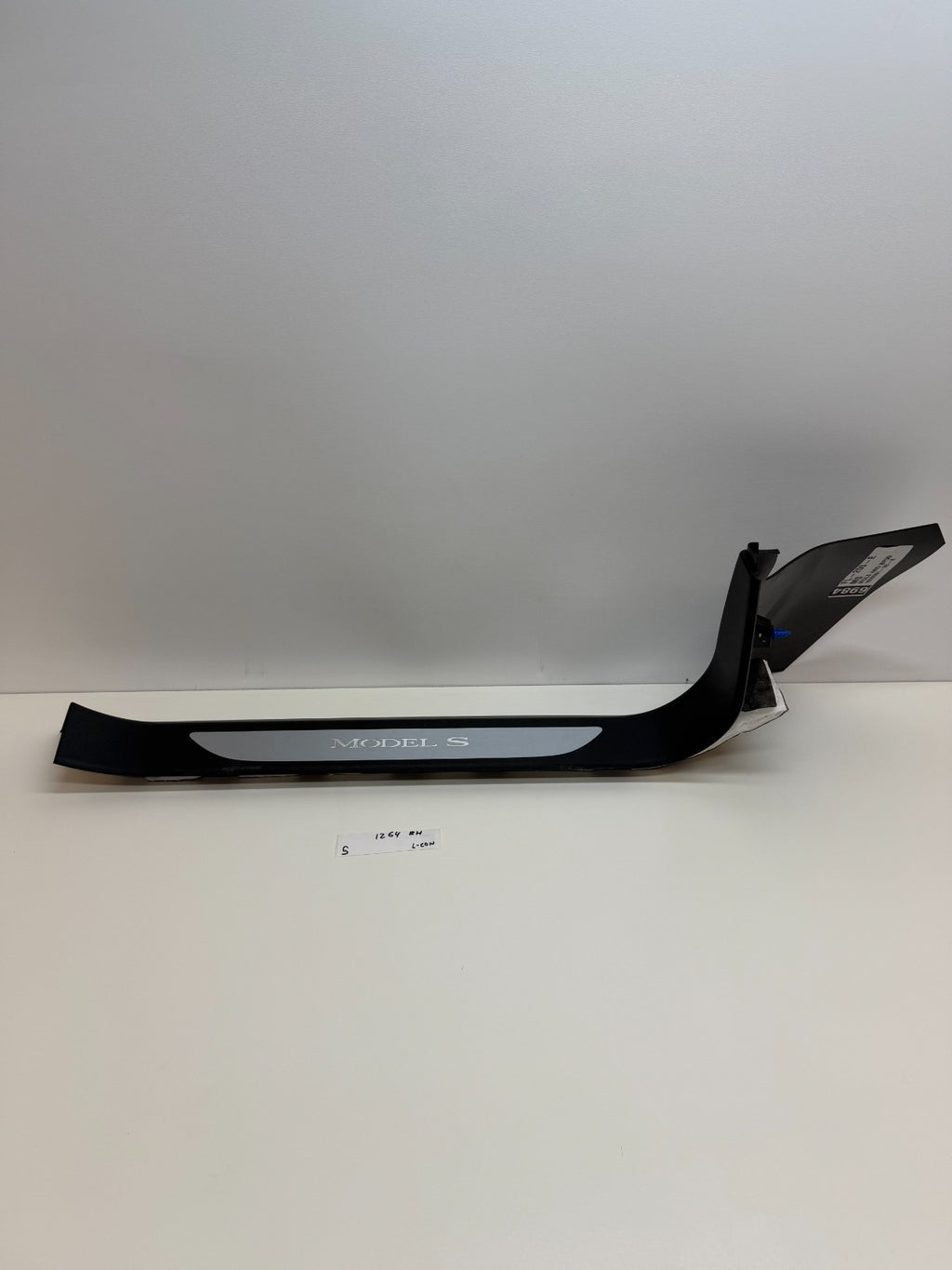 12-20 Tesla S Front Right Passenger Sill Plate Trim Cover Panel 1030391-00-F