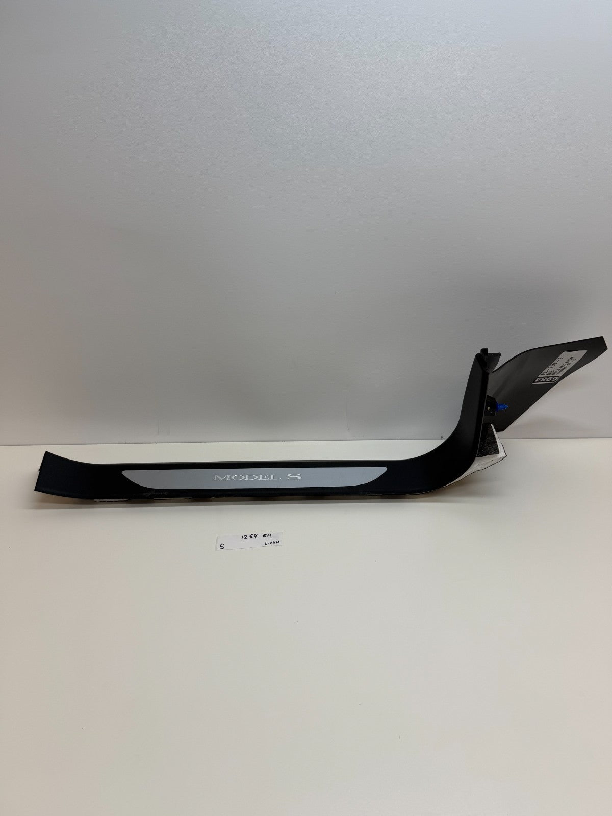 12-20 Tesla S Front Right Passenger Sill Plate Trim Cover Panel 1030391-00-F