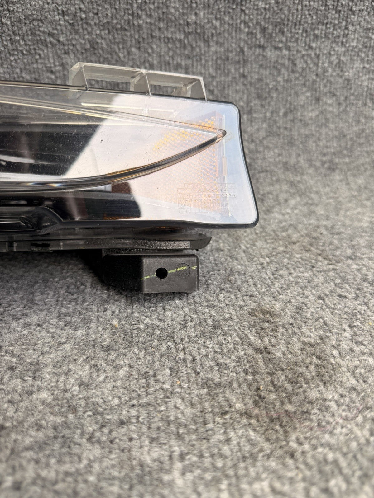 2017-2024 Tesla Model 3 / Y Front Right Hand Fog Light 2 Pin 1077390-00-F OEM