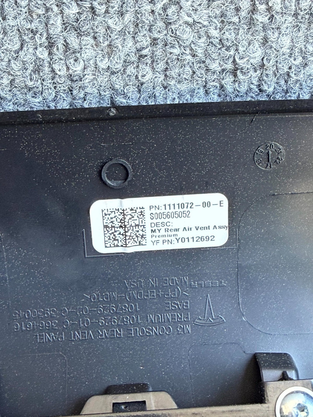 17-23 TESLA MODEL 3 REAR CONTROL PANEL AIR VENT CHARGER OUTLET OEM, 1111072-00-E