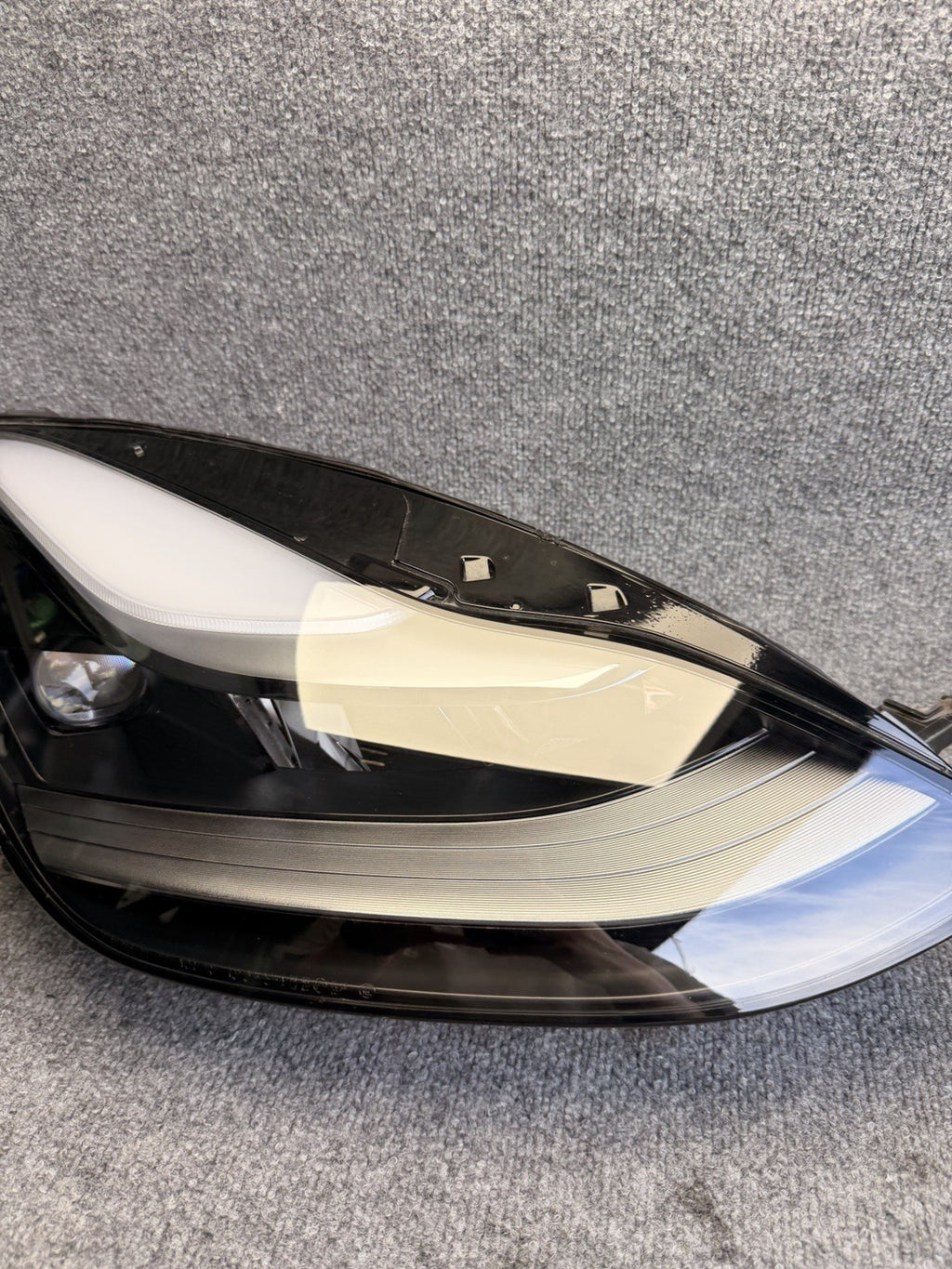 DMG⚠️ 20-24 Tesla Model 3-Y Front Right Headlight Projector RH 1514953-00-E
