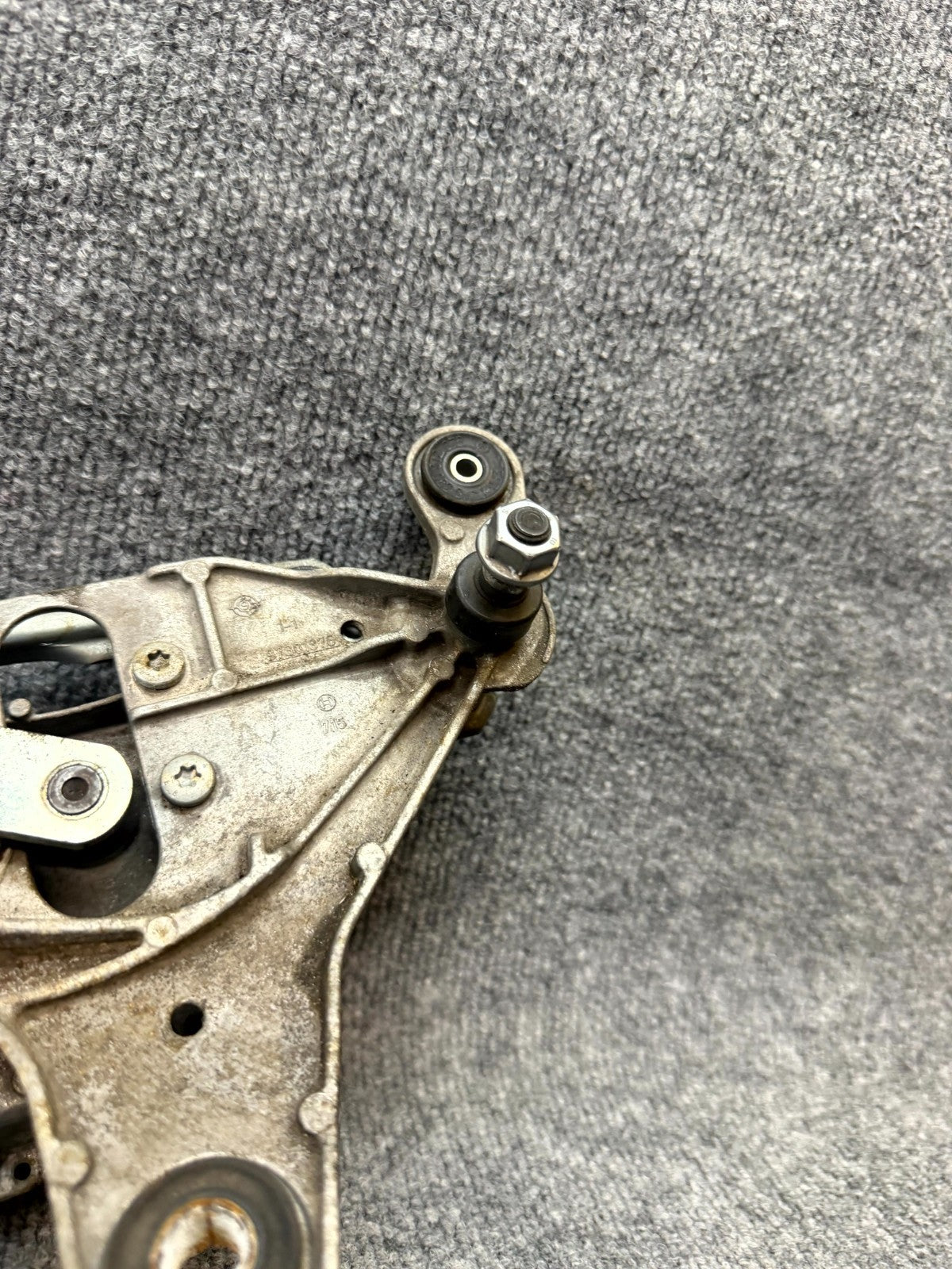 2020 - 2024 TESLA MODEL Y FRONT WINDSHIELD WIPER MOTOR OEM, 1076725-99-F