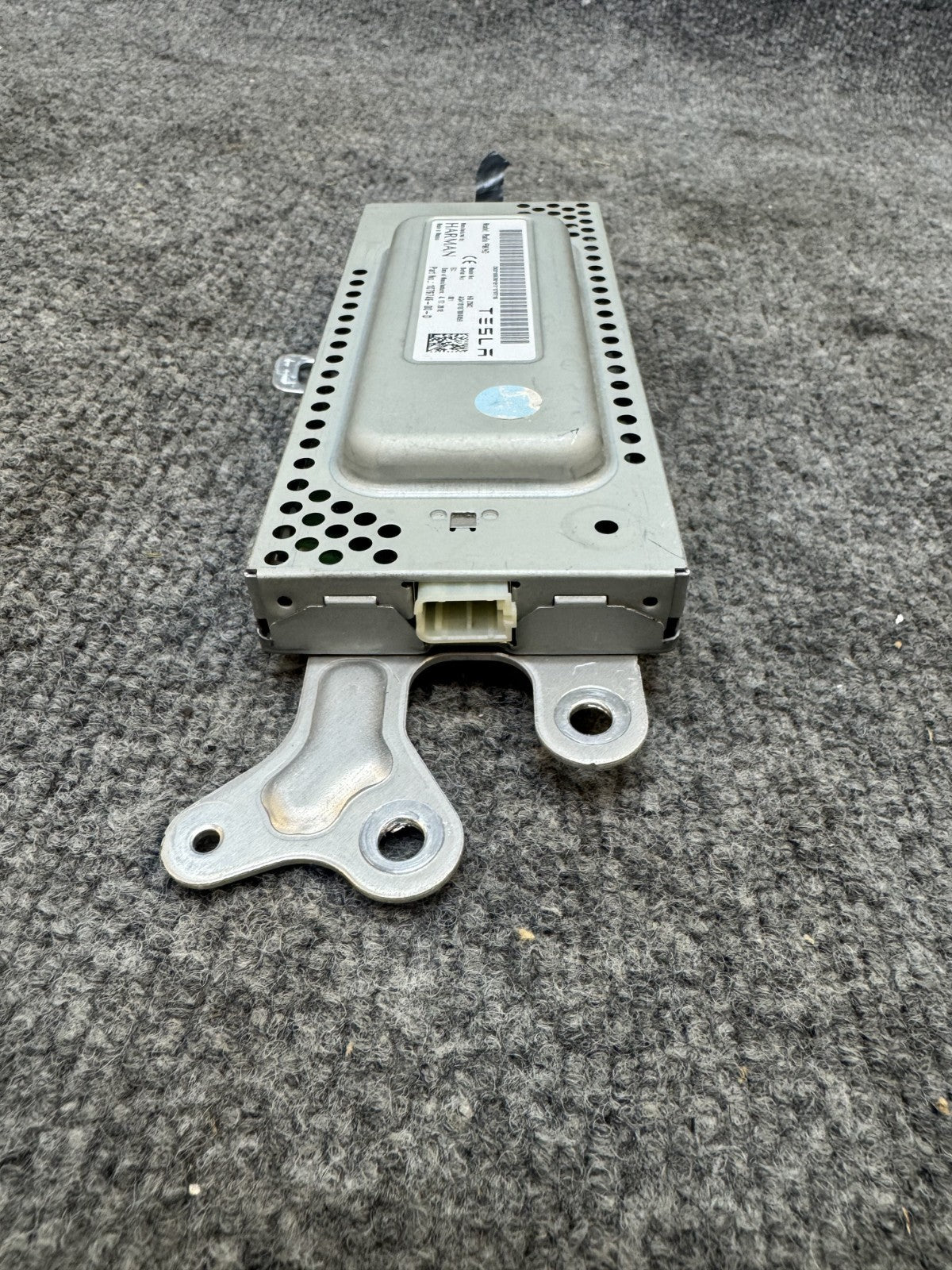 2017 – 2023 TESLA MODEL 3 RADIO RECEIVER CONTROL MODULE UNIT OEM, 1079749-00-D