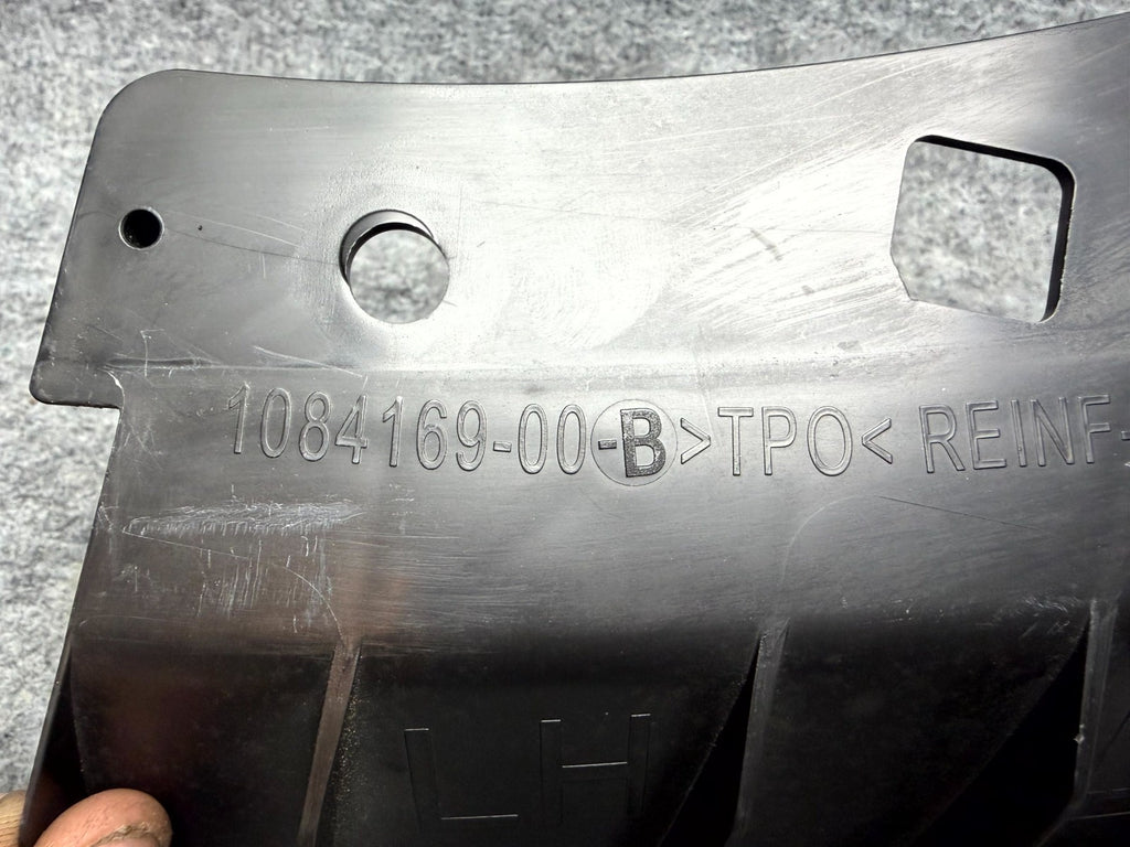 ♦️17-23 TESLA MODEL 3 FRONT LEFT UPPER BUMPER SUPPORT BRACKET OEM, 1084169-00-B