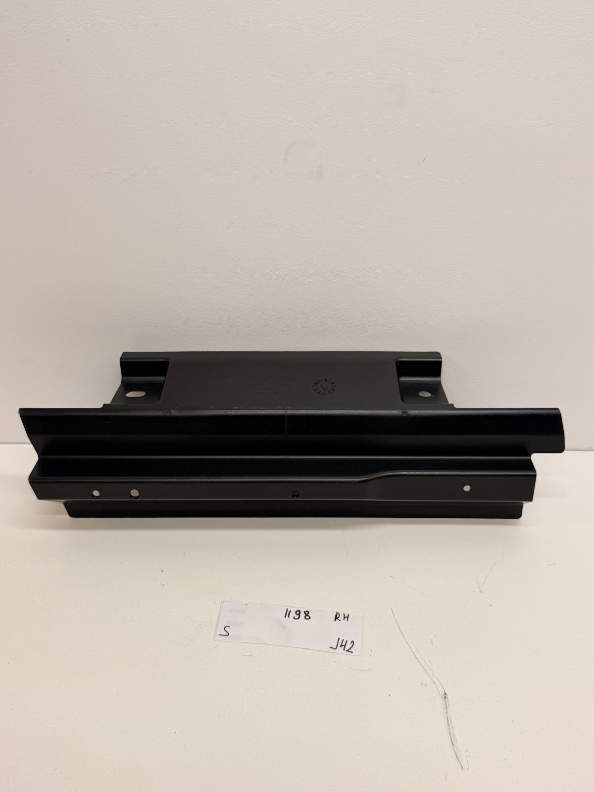 12-20 Model S Rear Passenger Side Trunk Carpet Mount Bracket Right 1009174-00-E