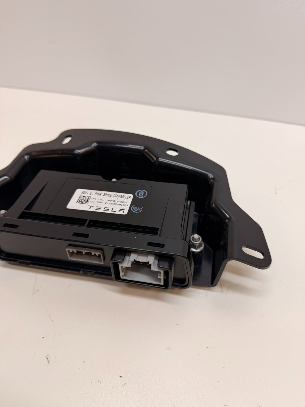 2012-2020 Tesla Model S Electronic Parking Brake Control Module 1007618-00-E