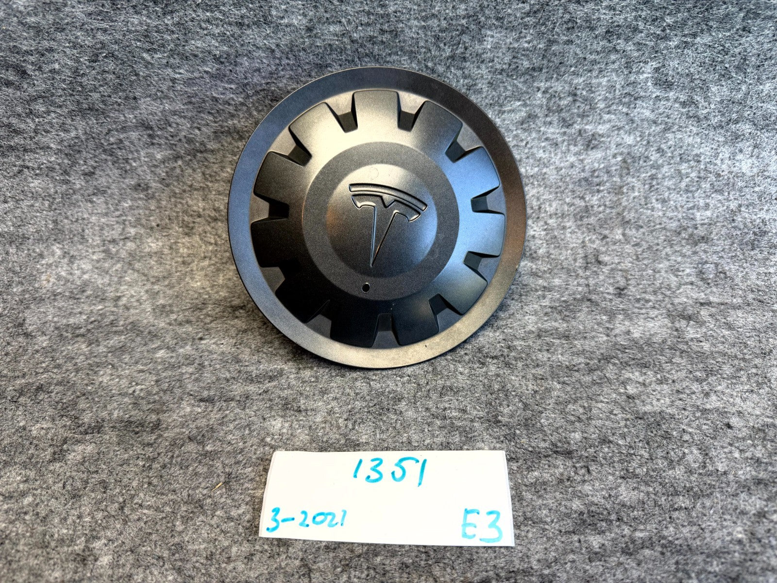 ♦️2017 – 2023 TESLA MODEL 3 UBERTURBINE WHEEL CENTER CAP OEM, 1188236-00-A