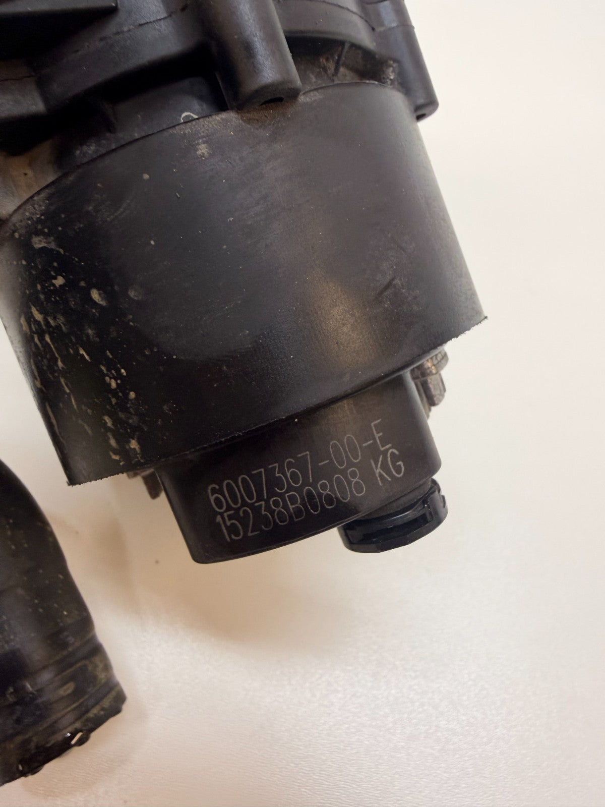 2012-2016 TESLA MODEL S BATERY AUXILIARY COOLANT WATER PUMP 6007367-00-E