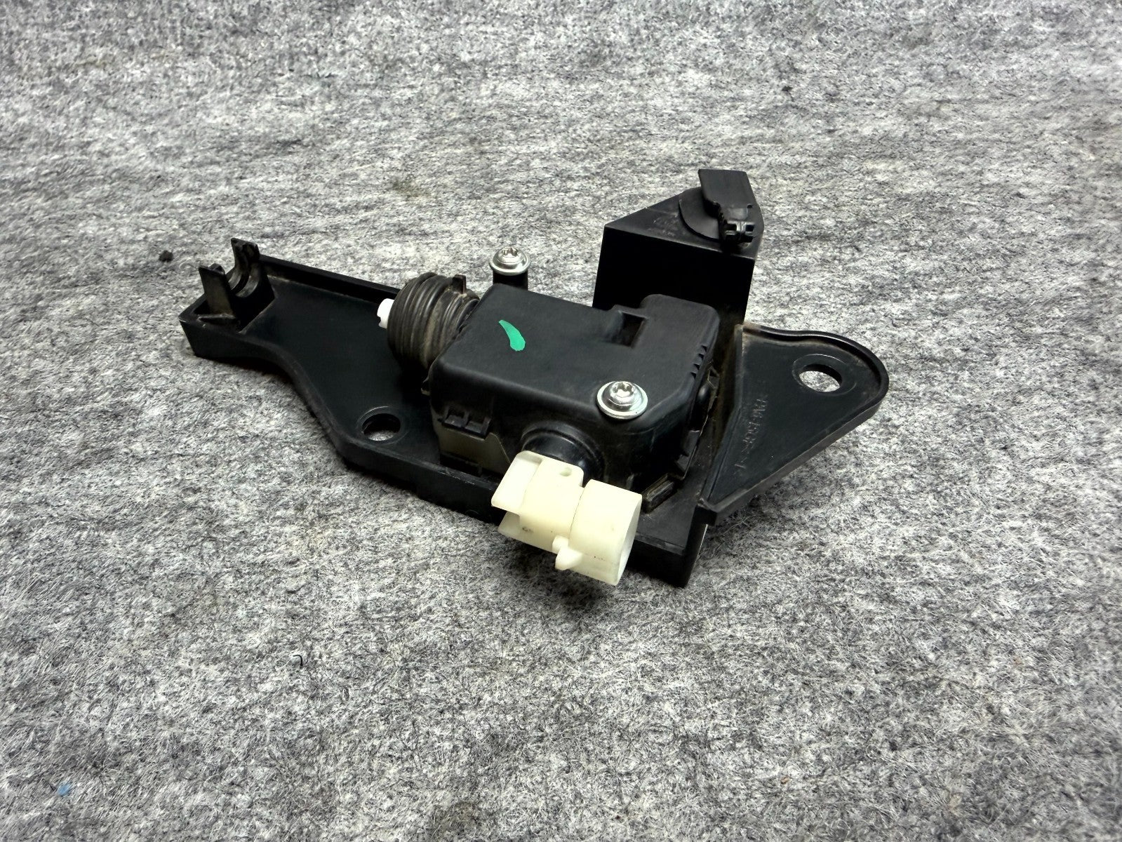 ♦️2017 - 2023 TESLA MODEL 3 FRONT PRIMARY HOOD LOCK ACTUATOR OEM, 1098789-00-D