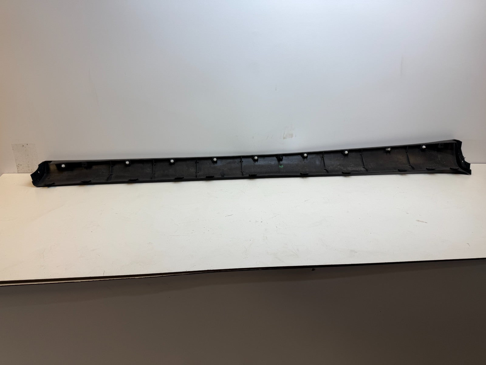 2020-2024 Tesla Model Y Right Side Molding Skirt Lower Rocker Cover 1497744-00-C