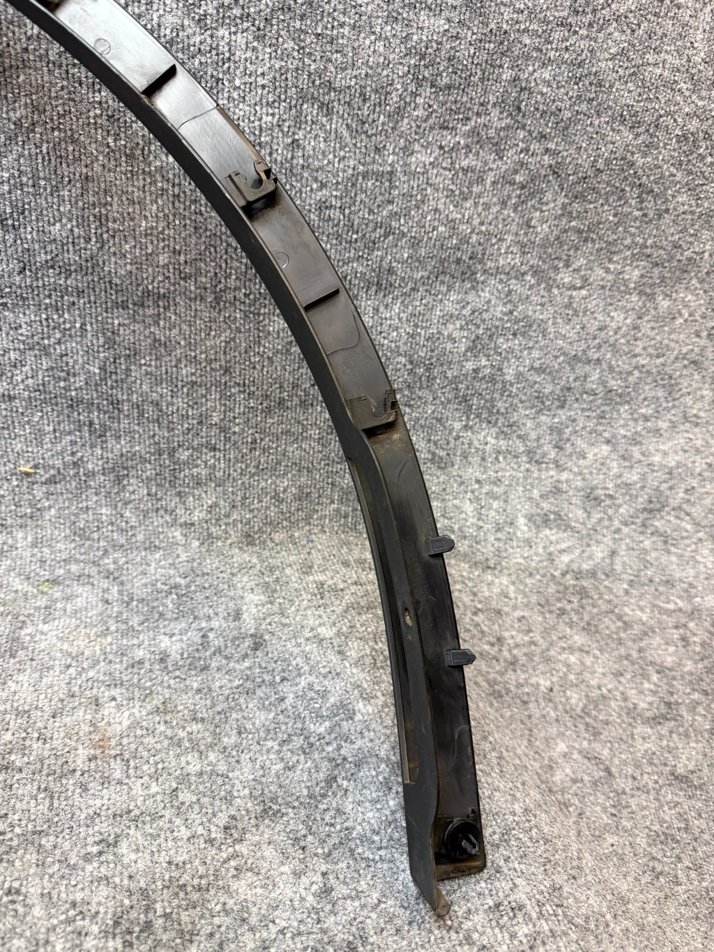 2020 - 2024 TESLA MODEL Y FRONT LEFT SIDE WHEEL FLARE MOLDING OEM, 1494161-00-C