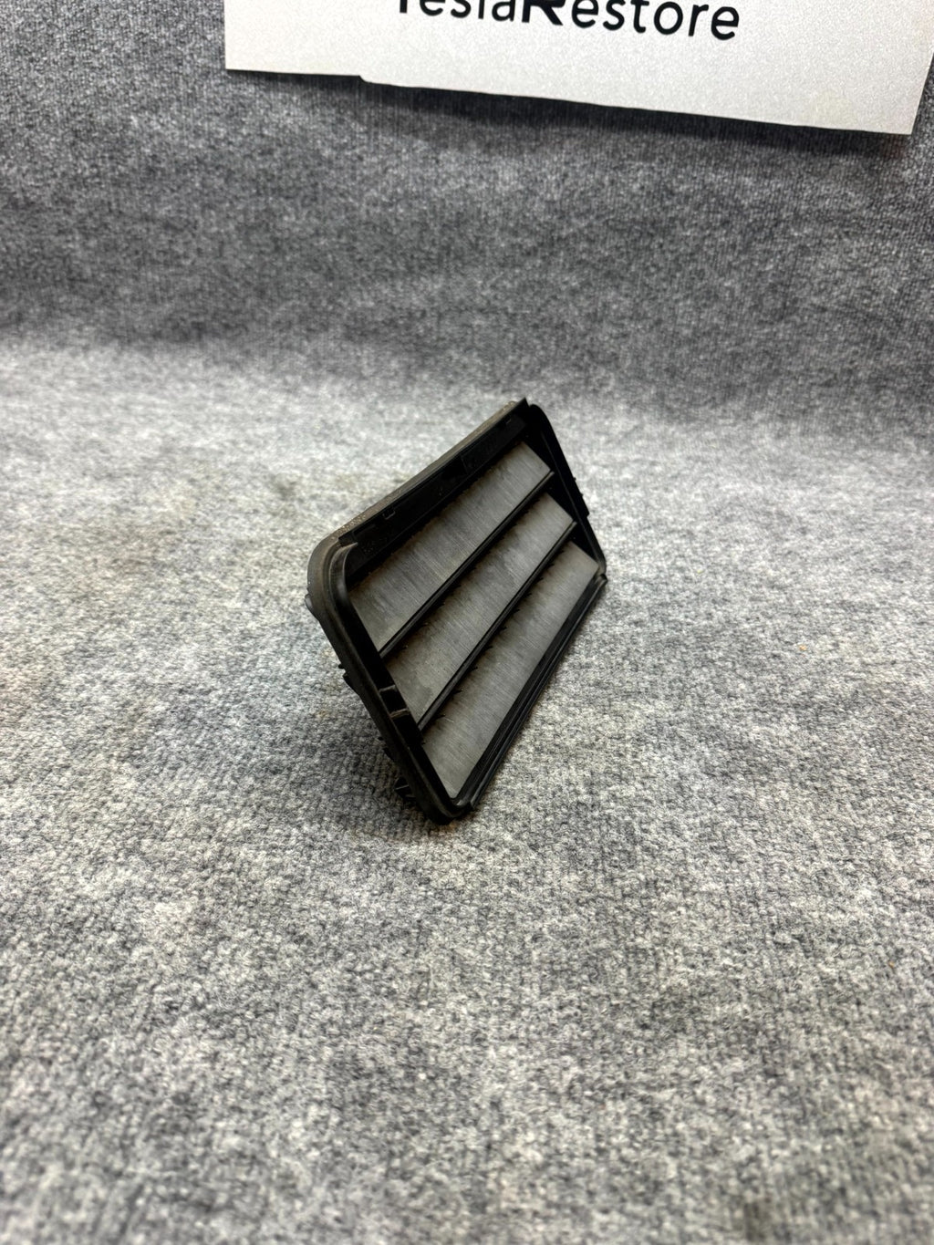 2017-2023 TESLA MODEL 3 REAR RH/LH SIDE QUARTER AIR VENT GRILLE OEM,1098751-00-C