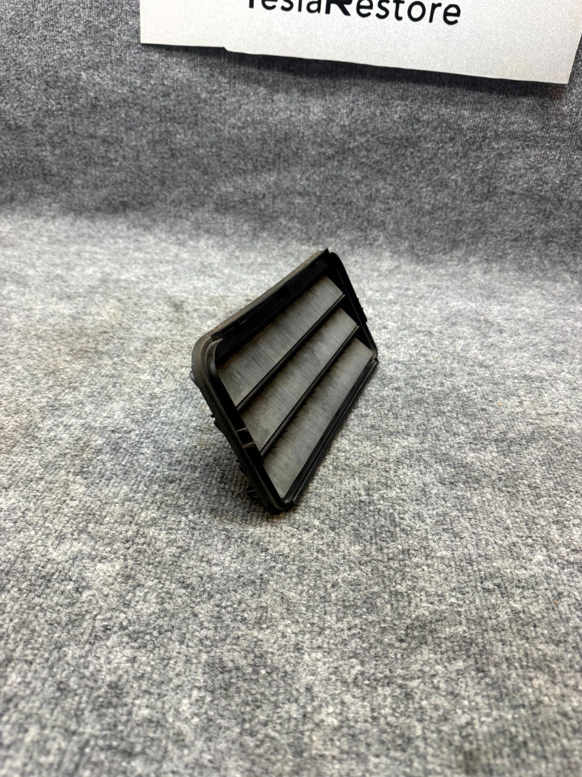 2017-2023 TESLA MODEL 3 REAR RH/LH SIDE QUARTER AIR VENT GRILLE OEM,1098751-00-C