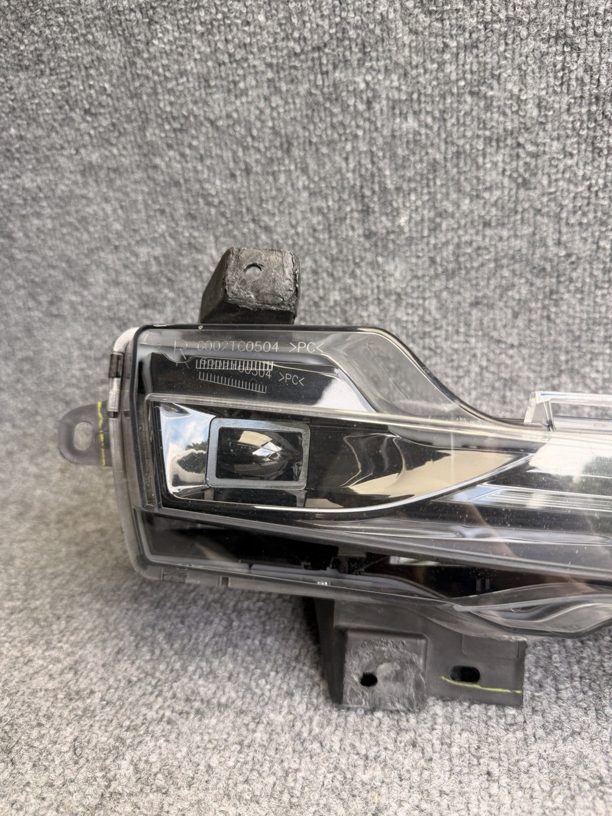 2017-2024 Tesla Model 3 / Y Front Right Hand Fog Light 2 Pin 1077390-00-F OEM