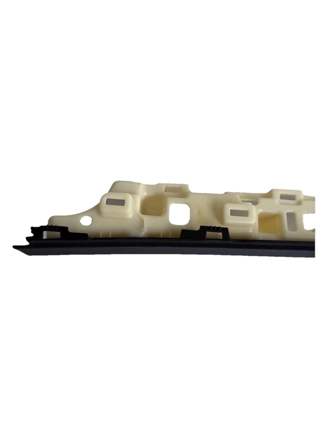 ♦️2016-20 TESLA MODEL X RIGHT SIDE FALCON DOOR OUTER TRIM COVER OEM, 1055011-06