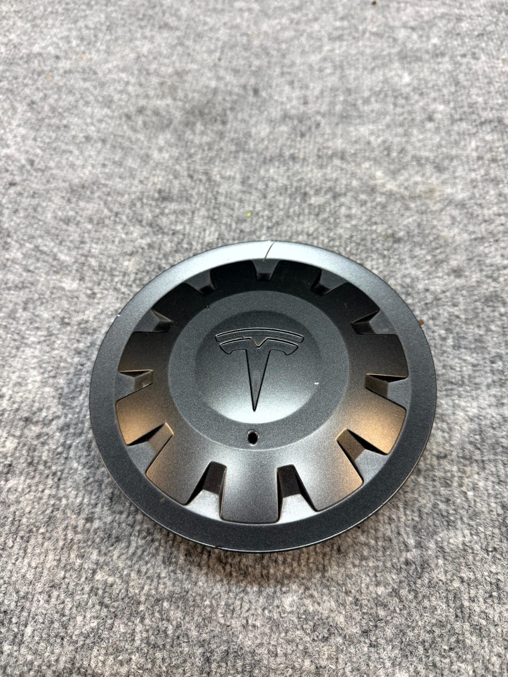 2020 - 2024 TESLA MODEL Y WHEEL CENTER CAP UBERTURBINE OEM, 1188236-00-A