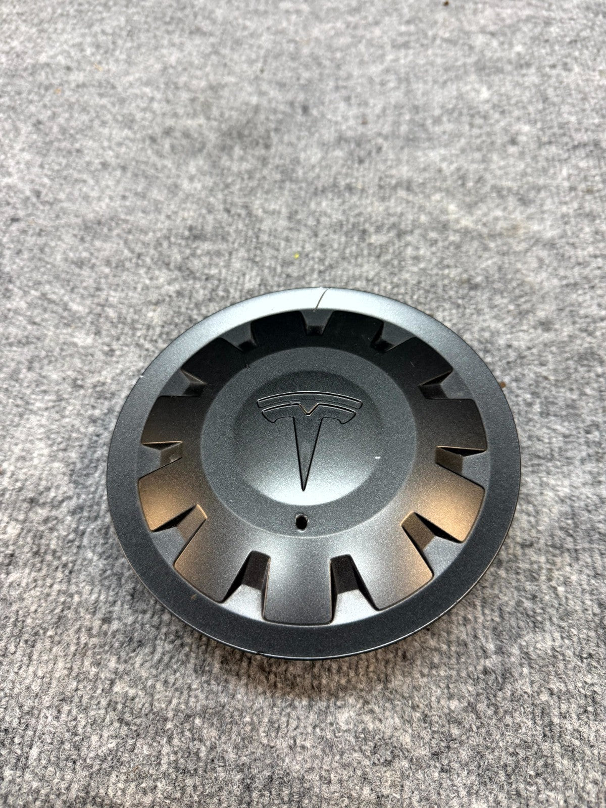 2020 - 2024 TESLA MODEL Y WHEEL CENTER CAP UBERTURBINE OEM, 1188236-00-A
