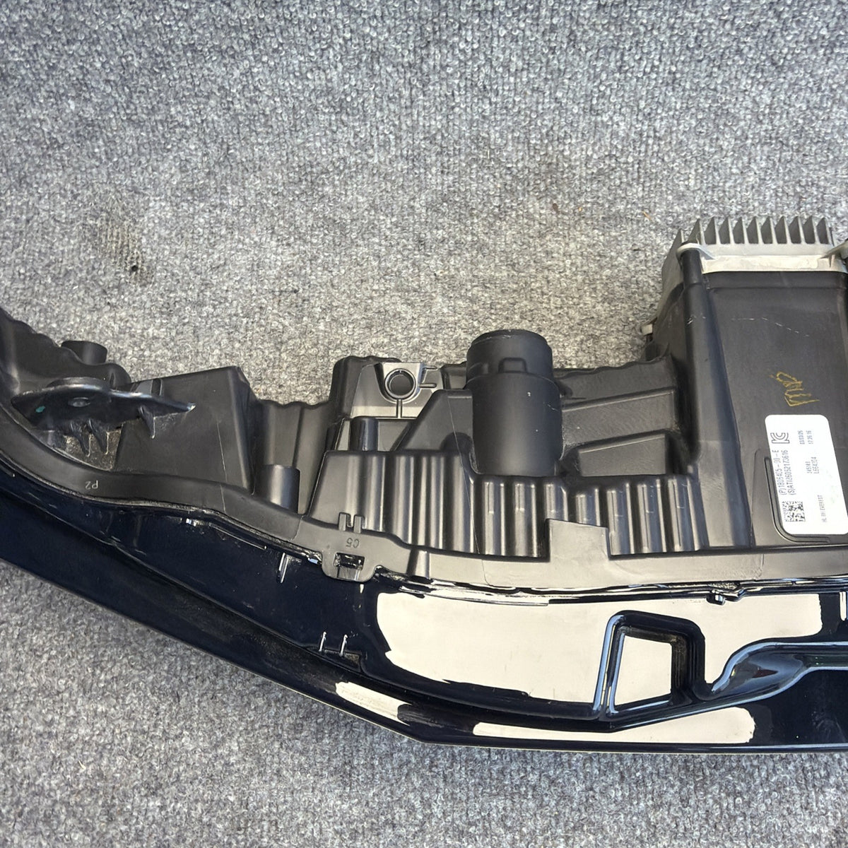 2024-2026 Tesla Cybertruck Passenger RH Side LED Headlight 1806405-00-E OEM