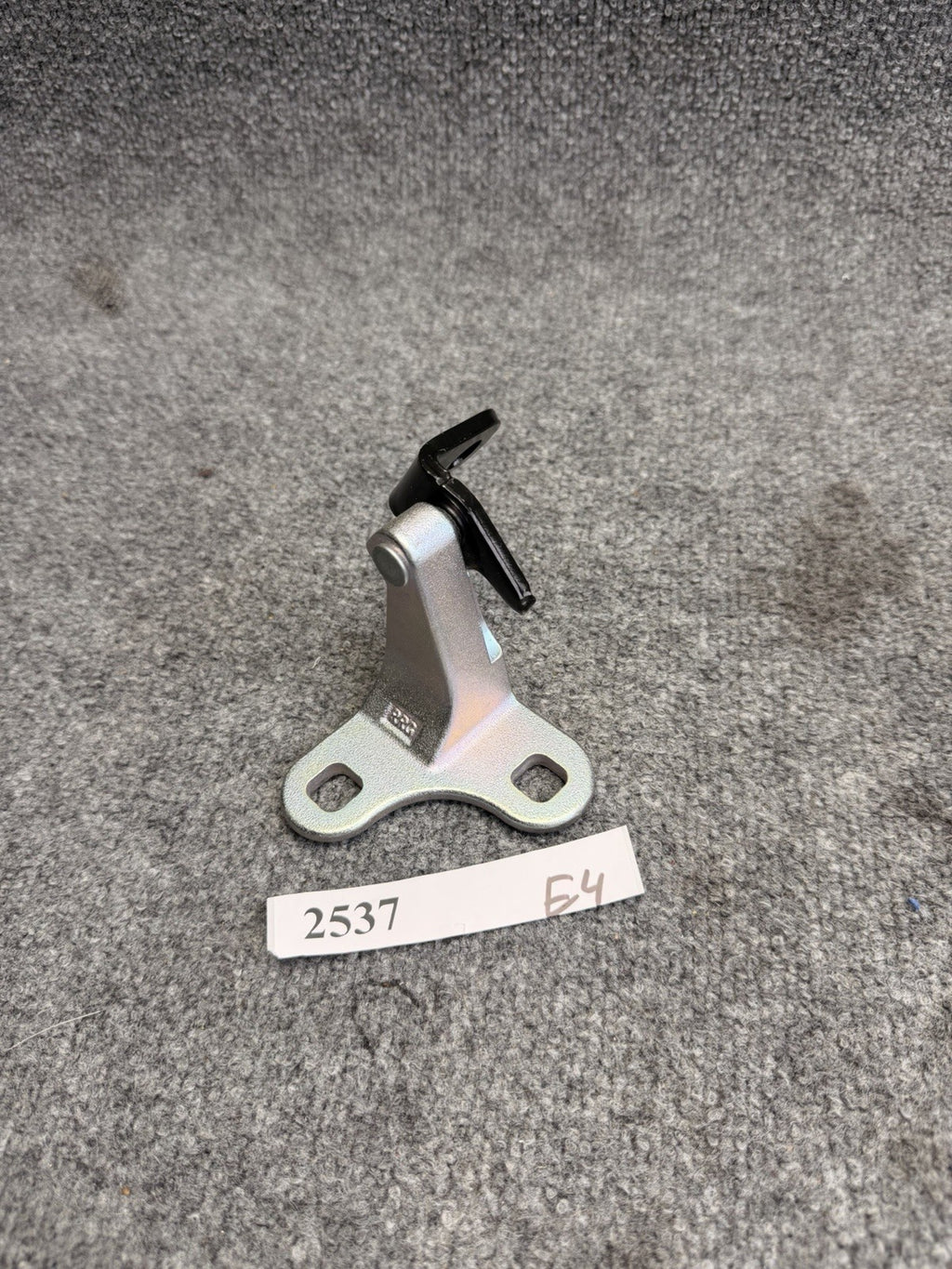 TESLA MODEL Y DOOR HINGE LOWER REAR RIGHT 2020-2022 2023 2024 1626080-00-B