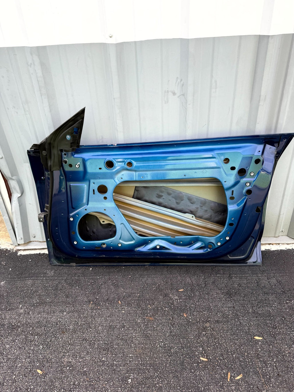 ♦️17–23 TESLA MODEL 3 FRONT RIGHT PASSENGER SIDE DOOR SHELL OEM, 1081420-E0-C