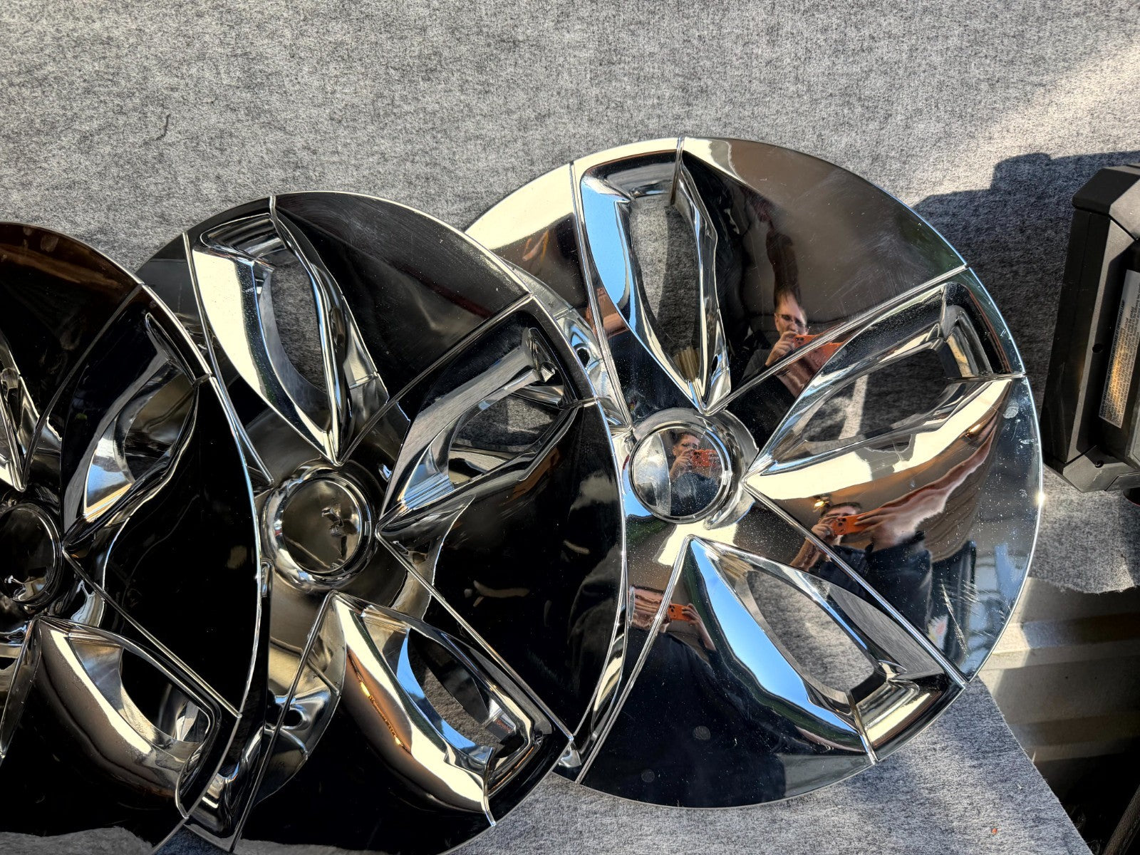 ♦️17–23 TESLA MODEL 3 AERO 18" WHEEL COVER HUBCAP RIM SET OF 4 OEM, 1044231-99-B