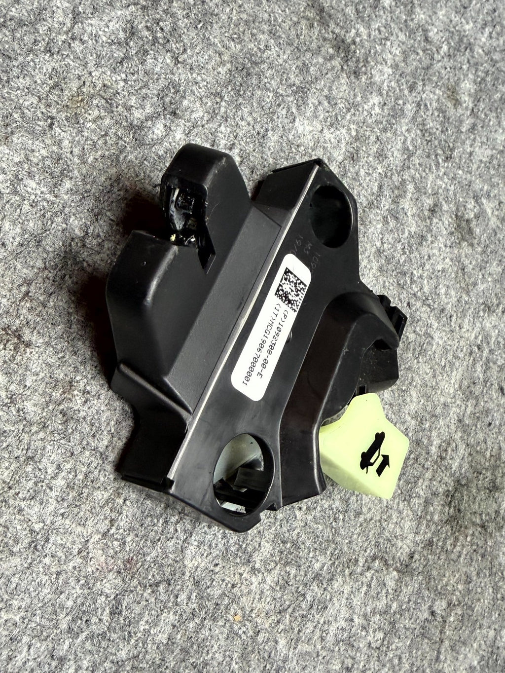 ♦️2017–2023 TESLA MODEL 3 TRUNK LOCK LATCH ACTUATOR MECHANISM OEM, 1092308-00-E