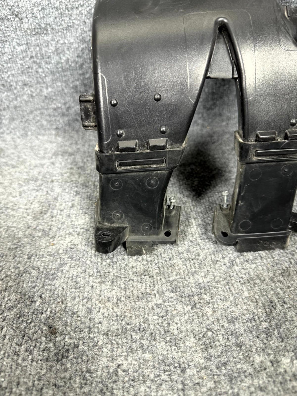 2016-2020 Tesla Model S Left Driver Side Air Duct Vent OEM, 1043927-00-E