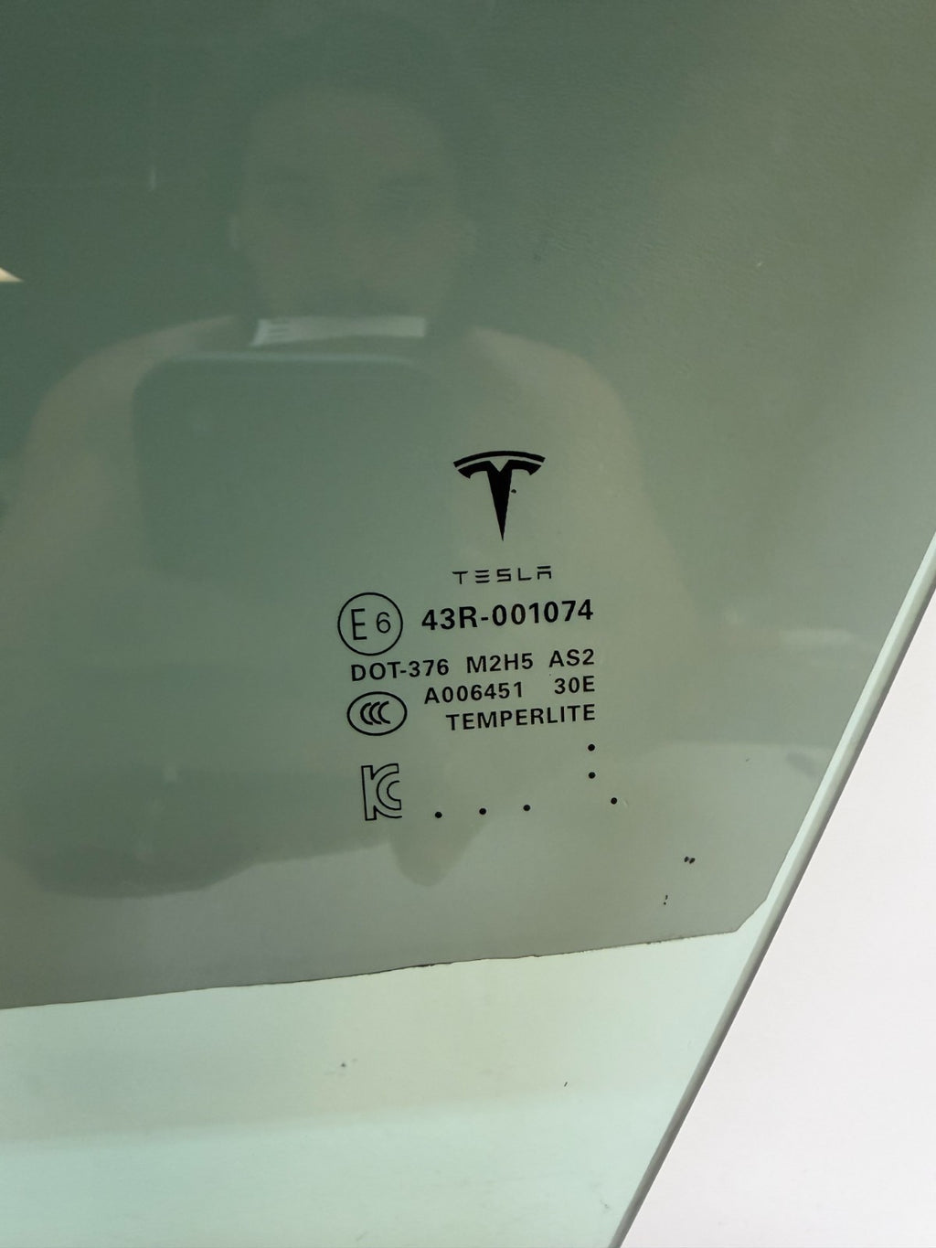 2012-2020 Tesla Model S Front LH Door Window Glass Left 43R-001074