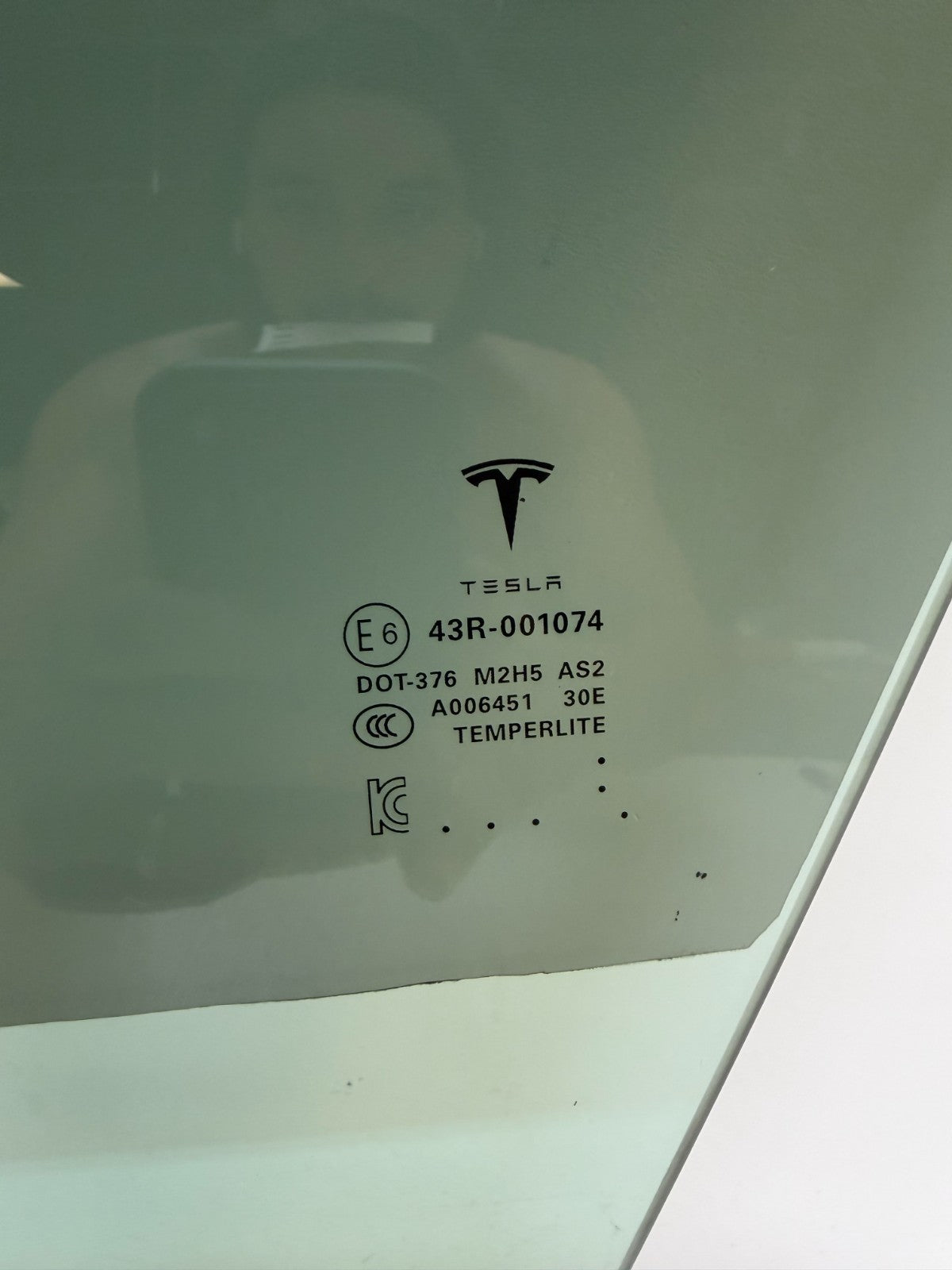 2012-2020 Tesla Model S Front LH Door Window Glass Left 43R-001074