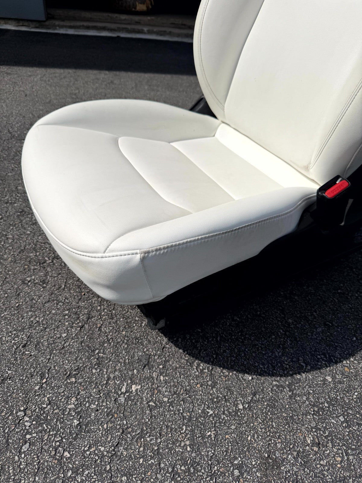 2017 - 2023 TESLA MODEL 3 FRONT RIGHT PASSENGER SIDE FULL SEAT W/ HEADREST OEM