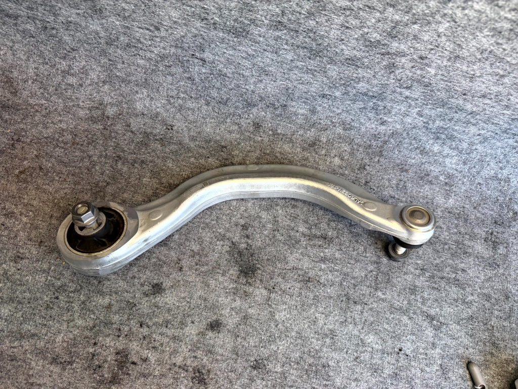 ♦️17-23 TESLA MODEL 3 FRONT RIGHT SIDE LOWER CONTROL ARM OEM, 044341-00-D