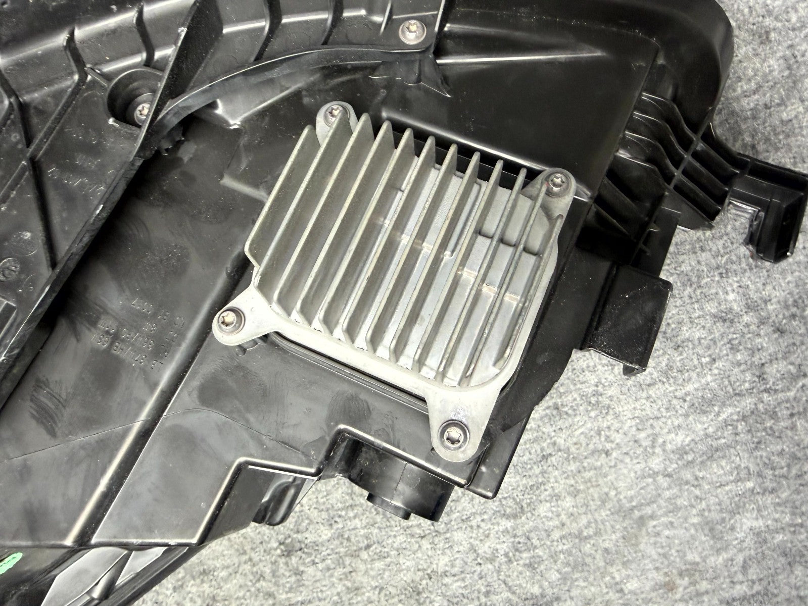 ♦️2021–2023 TESLA MODEL 3 FRONT RIGHT HEADLIGHT ASSEMBLY OEM, 1514953-00-E