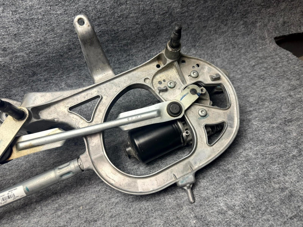 ♦️16-20 TESLA MODEL X WINDSHIELD WIPER MOTOR MECHANISM ASSY OEM, 1034391-00-D