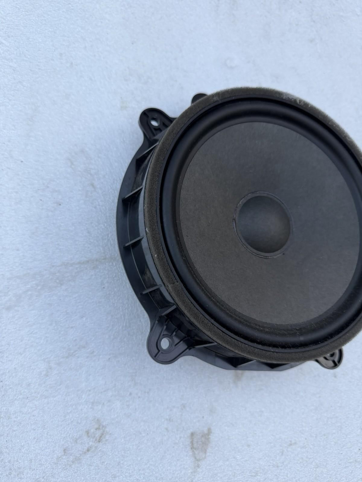 ♦️17-25 TESLA MODEL 3 M3 FRONT DOOR AUDIO WOOFER SPEAKER 200MM OEM, 1079744-00-E