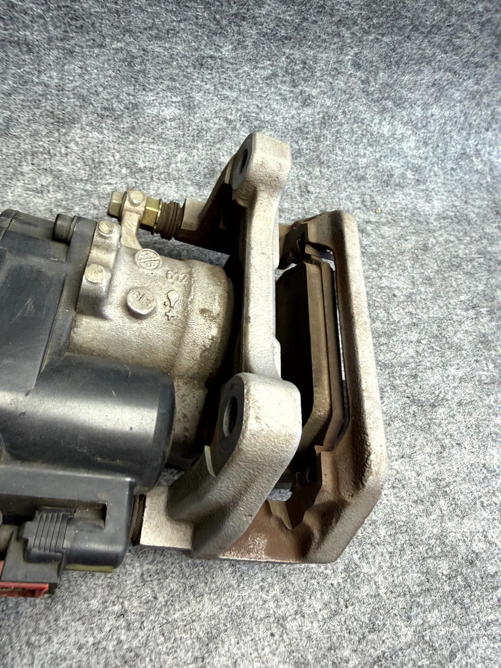 ♦️2017 - 2023 TESLA MODEL 3 REAR RIGHT SIDE BRAKE CALLIPER OEM, 1044624-00-H