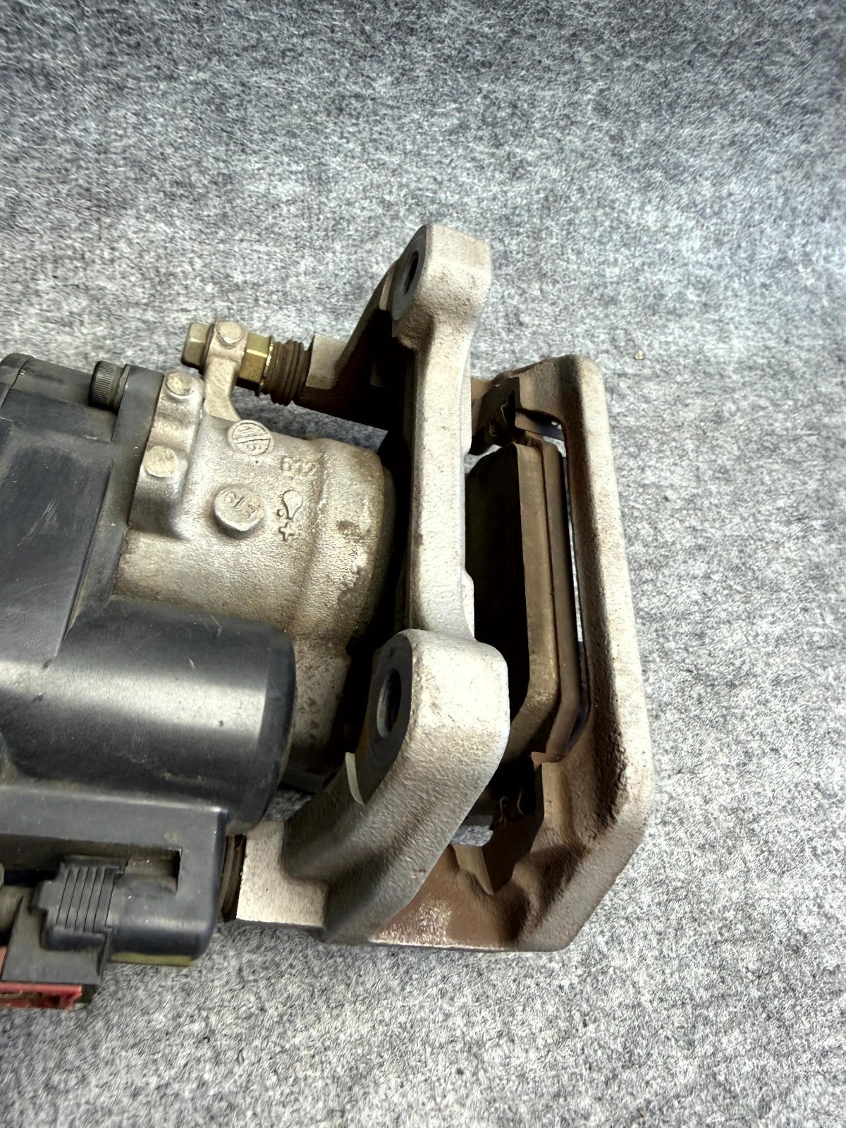 ♦️2017 - 2023 TESLA MODEL 3 REAR RIGHT SIDE BRAKE CALLIPER OEM, 1044624-00-H