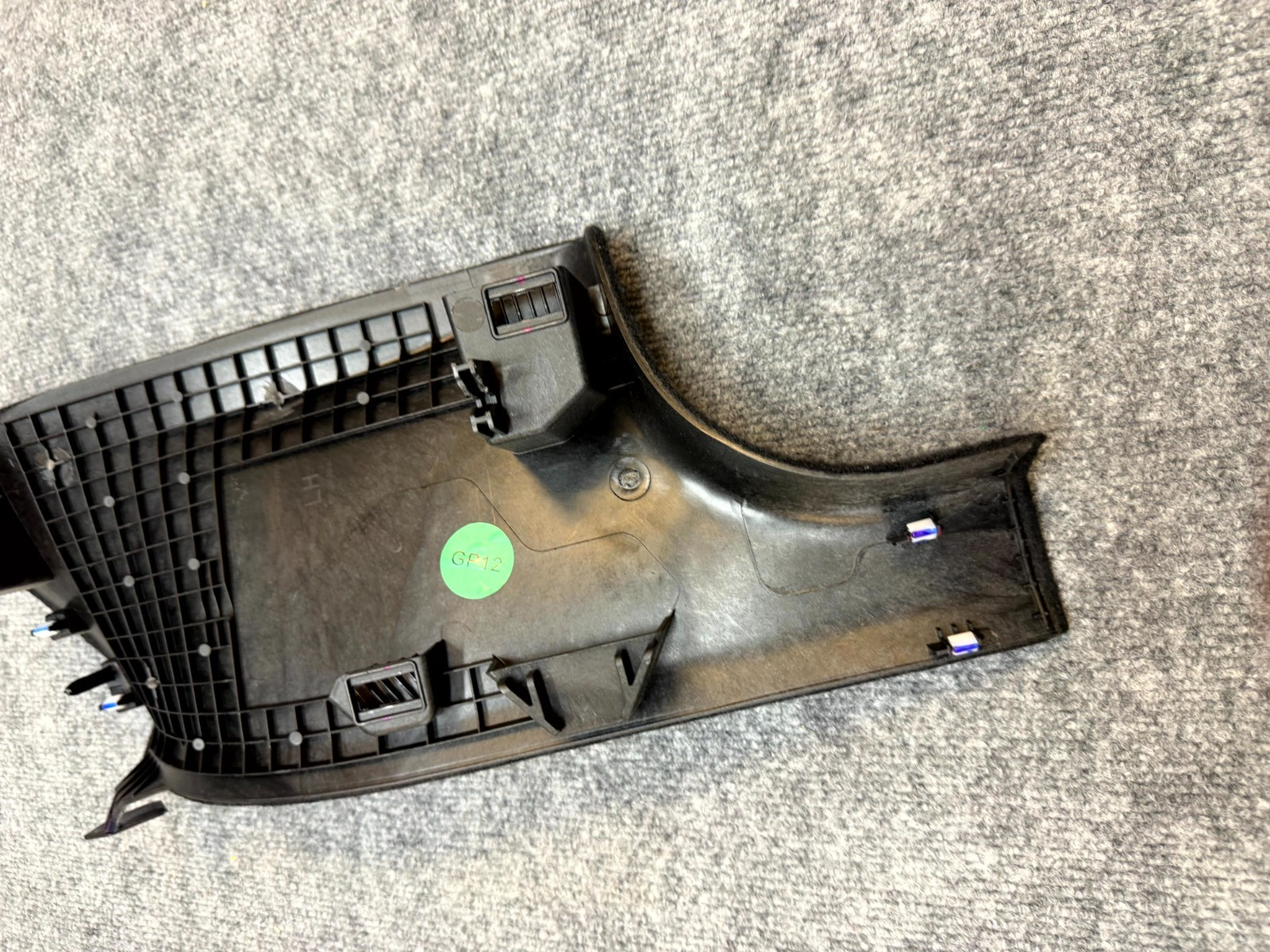 2020 - 2024 TESLA MODEL Y REAR LEFT C-PILLAR LOWER TRIM COVER OEM, 1704658-01-D
