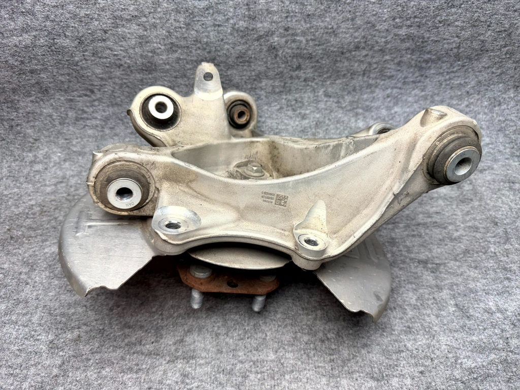 ♦️17–23 TESLA MODEL 3 REAR LEFT OR RIGHT WHEEL BEARING AND HUB OEM, 1044123-00-A
