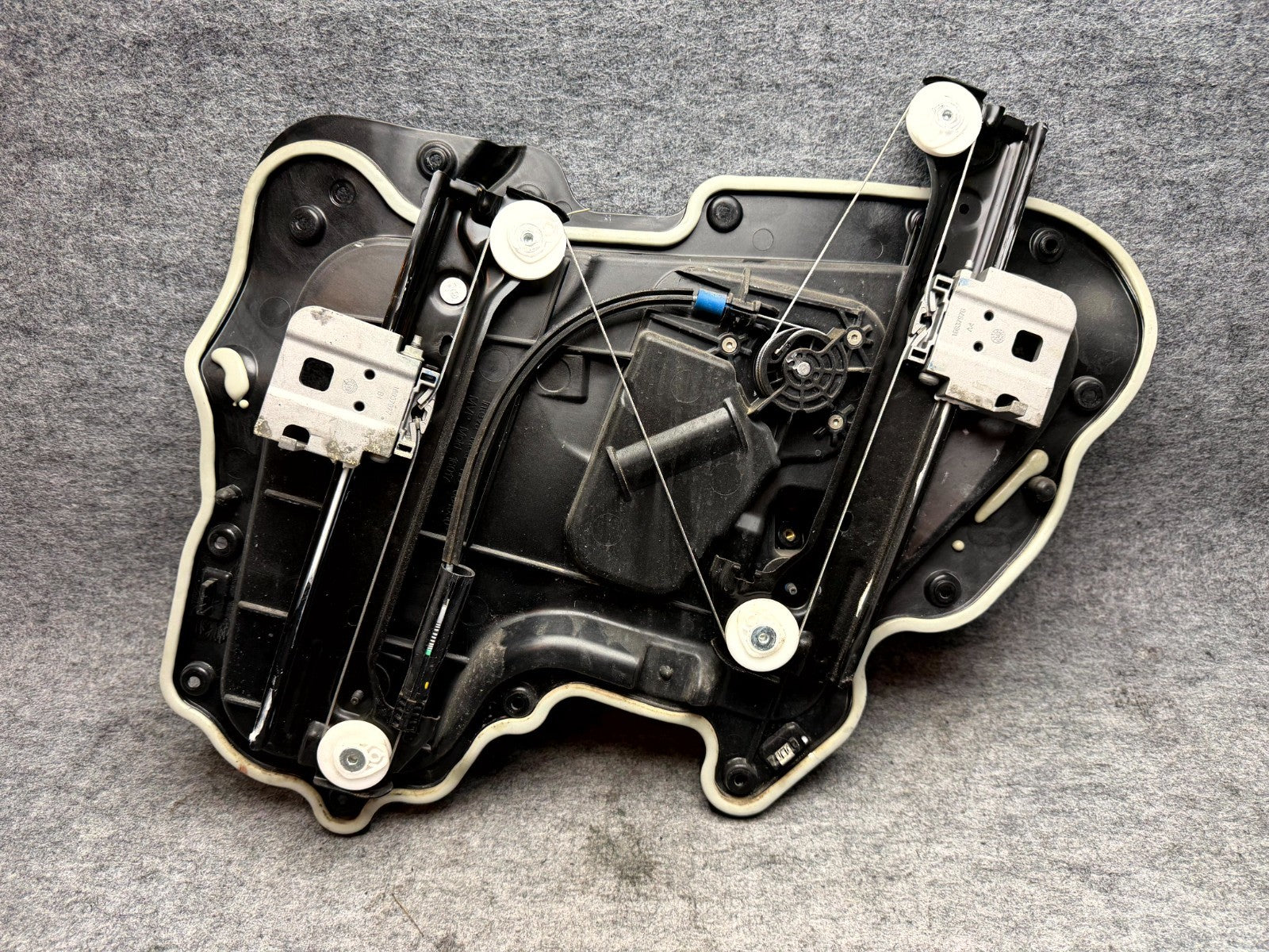 ♦️2017-2020 TESLA MODEL 3 REAR LEFT WINDOW REGULATOR W/ MOTOR OEM, 1096622-99-H
