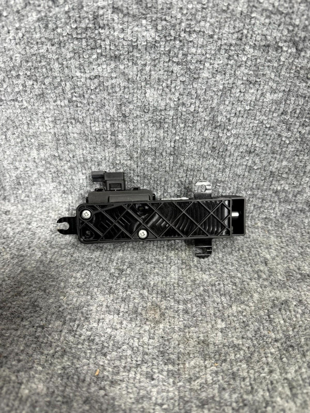 16-23 Tesla Model X Front Right Side Door Lock Release Actuator OEM, 111533300-B