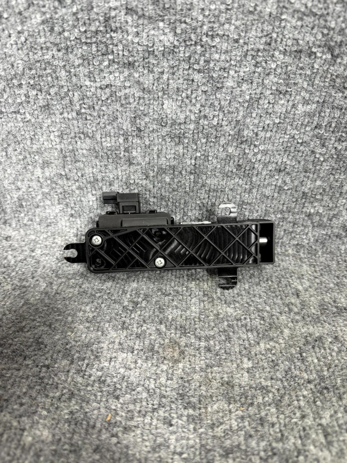 16-23 Tesla Model X Front Right Side Door Lock Release Actuator OEM, 111533300-B