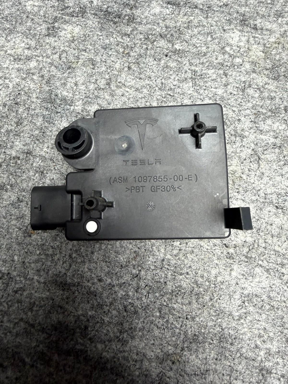 ♦️2017 - 2023 TESLA MODEL 3 REAR BUMPER BODY CONTROL MODULE OEM, 1097855-00-H