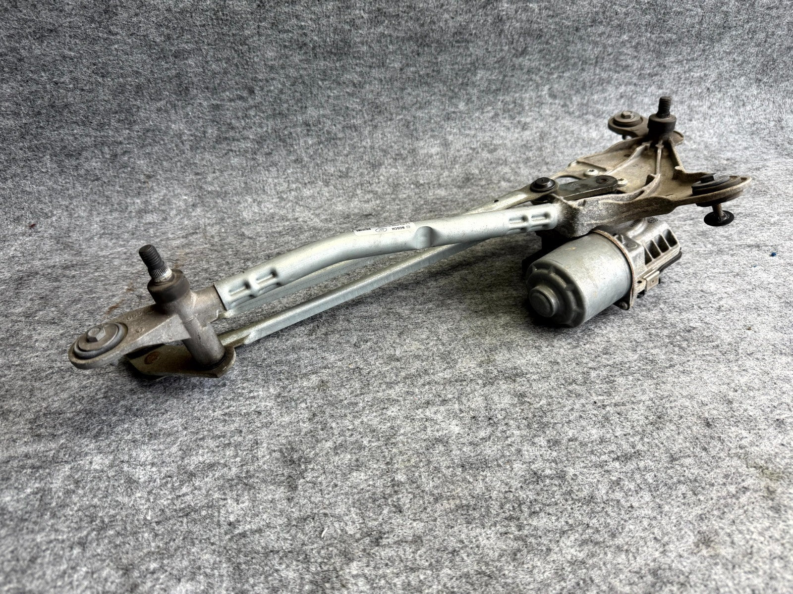 ♦️2017-2023 TESLA MODEL 3 FRONT WINDSHIELD WIPER MOTOR LINKAGE OEM, 1076725-00-F