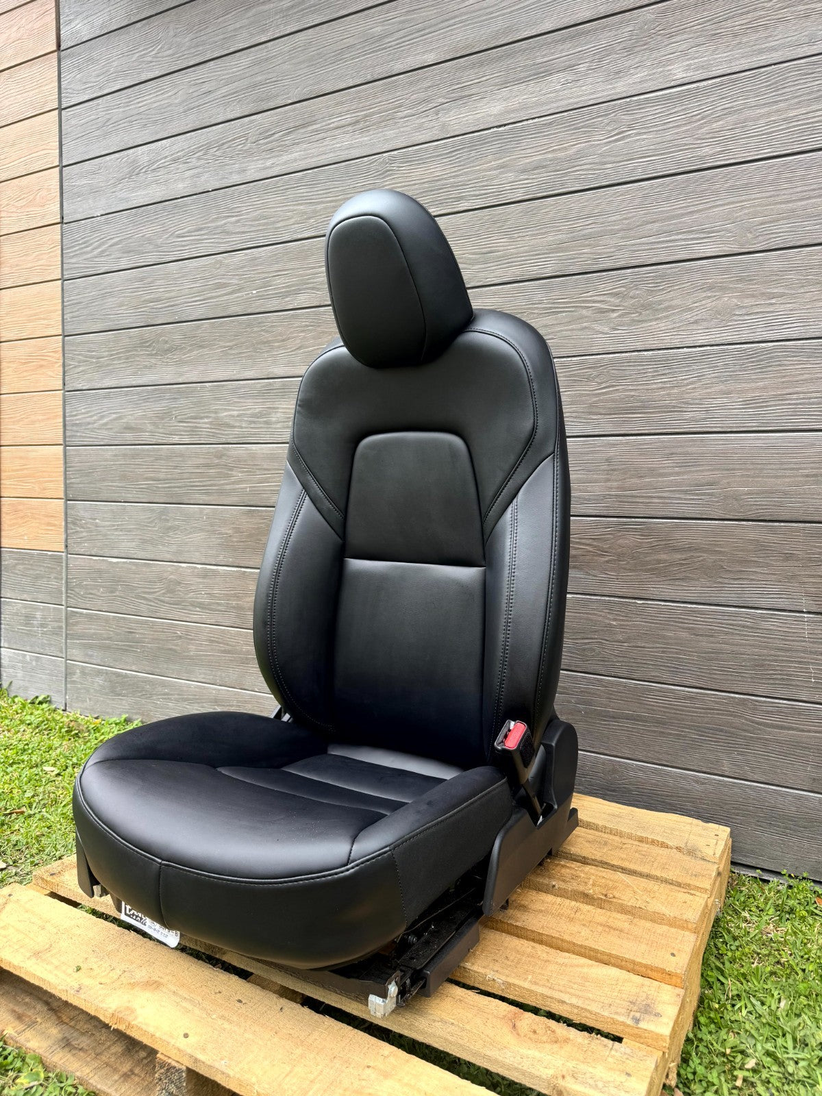 2020 - 2024 TESLA MODEL Y FRONT RIGHT SIDE 1ST ROW FULL SEAT OEM, 1104007-00-D