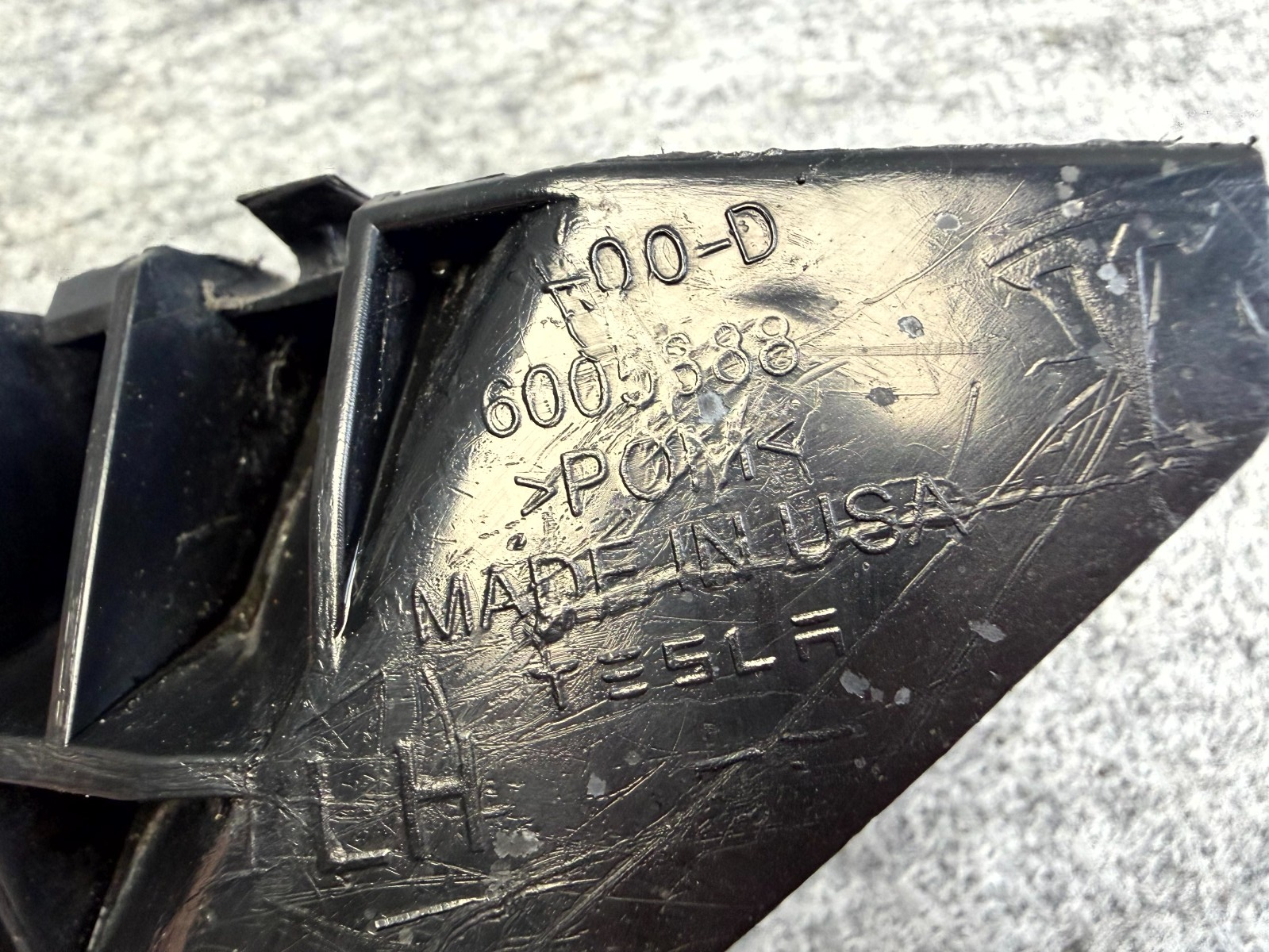 ♦️12-20 TESLA MODEL S LEFT FASCIA FENDER MOUNT SUPPORT BRACKET OEM, 6005888-00-D