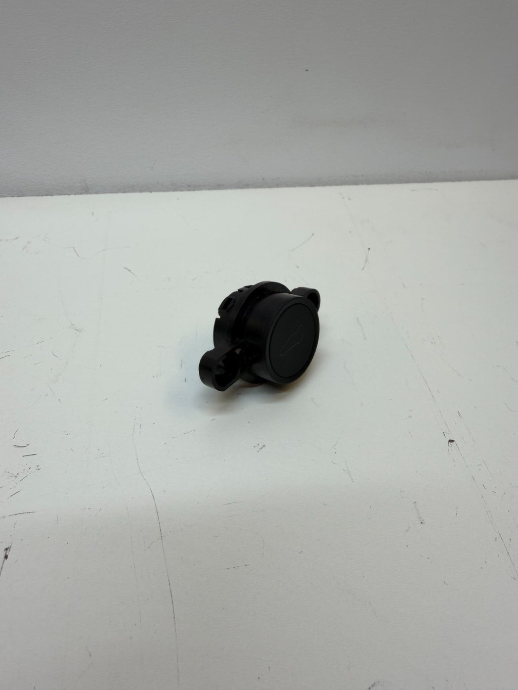 2017-2023 Tesla Model Y Trunk Liftgate Release Open Button Switch 1501907-00-C