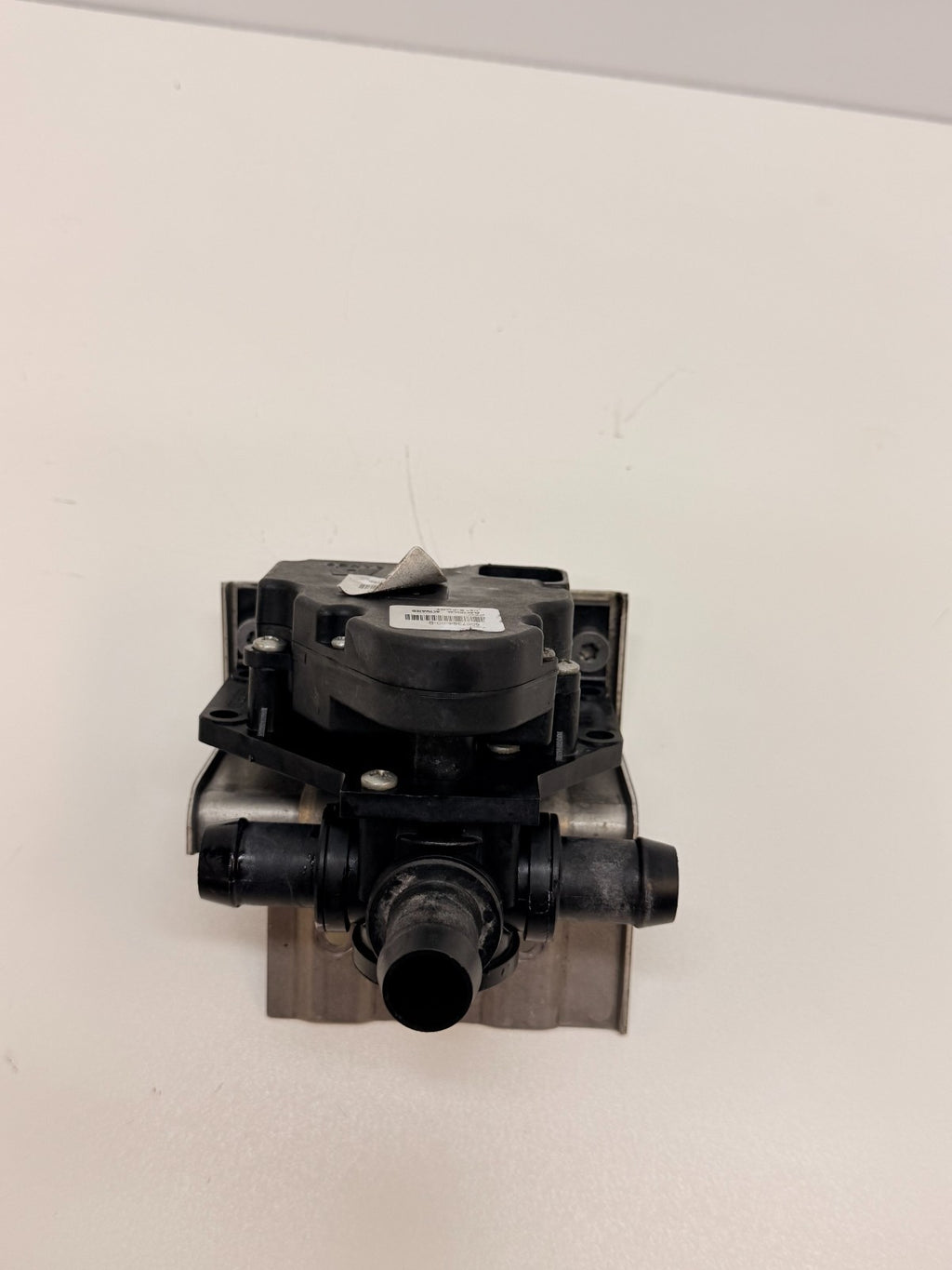 12-20 Tesla Model S Water Pump Cooling System Electric Motor W/ bracket