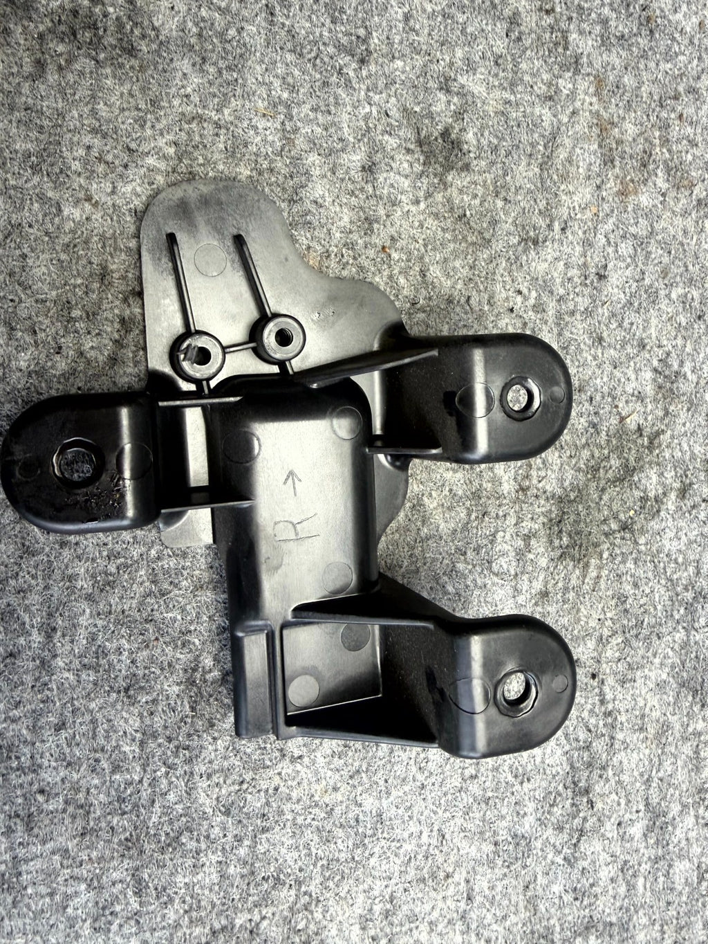 ♦️2012 - 2020 TESLA MODEL S REAR RIGHT SIDE DOOR OPENER MOUNT OEM, 1008404-00-C