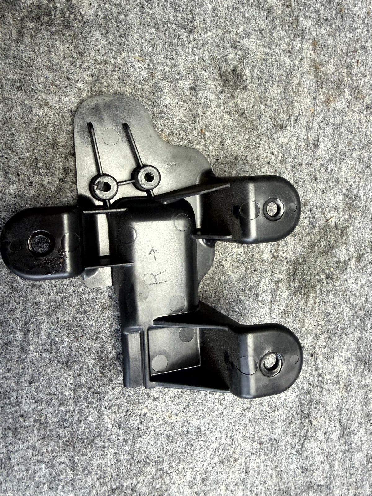 ♦️2012 - 2020 TESLA MODEL S REAR RIGHT SIDE DOOR OPENER MOUNT OEM, 1008404-00-C